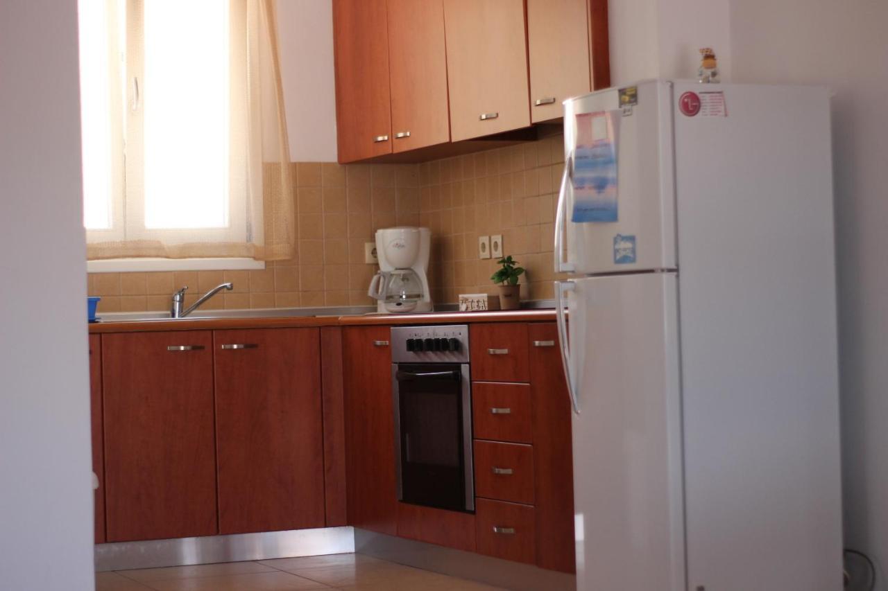 Zafeiris Apartments Ливадия Экстерьер фото